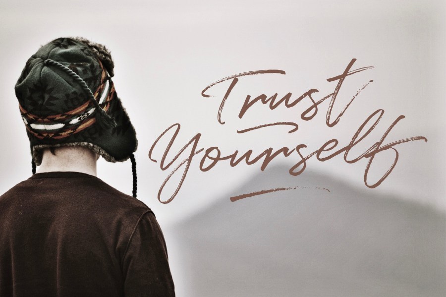 Quentin Script Font Preview